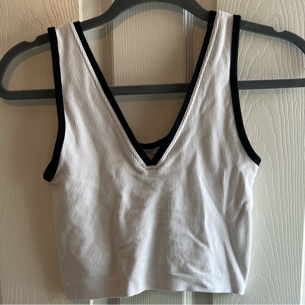 Fabletics Crop - Picture 2 of 6